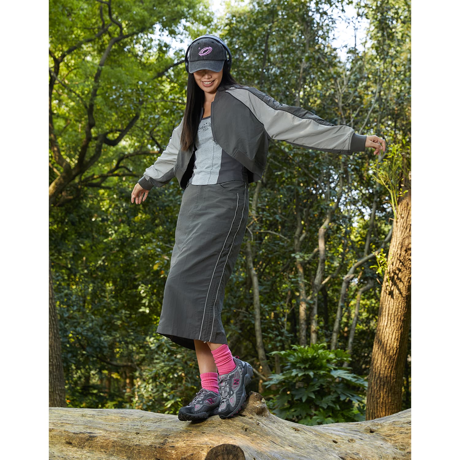 Женские кроссовки New Balance 703 серо-розовые