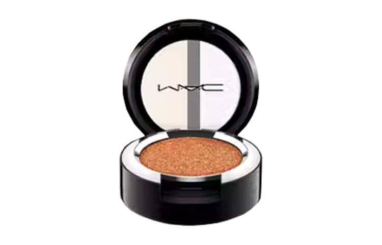 MAC Fashion Focus Монохромные тени для век Легко растушевываемые мерцающие матовые тени 1,5 г