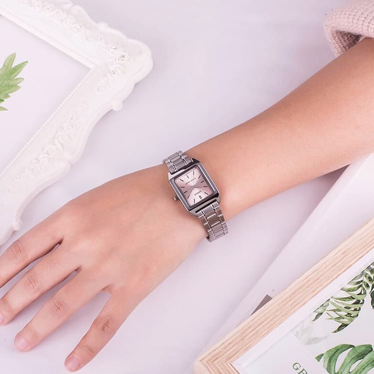 CASIO G Shock LTP V007D 4E