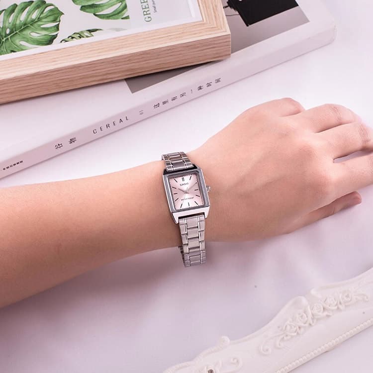 CASIO G Shock LTP V007D 4E