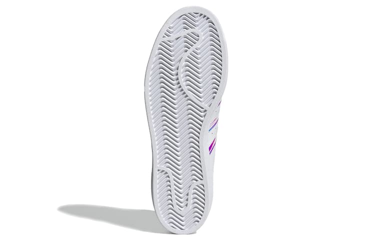 Женские кроссовки Adidas Superstar белого переливающегося цвета