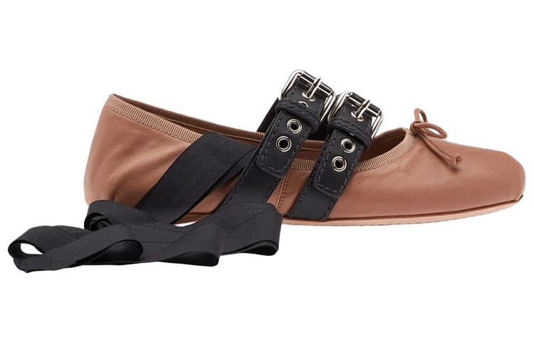 MIU MIU Повседневные одинарные туфли женские телесного цвета