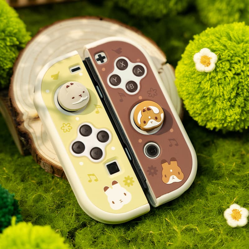 Desperately Switch Protector. Сотрудничество команды Тимоти. В комплект входит защитный чехол + защитные колпачки для джойстиков Joycon, 2 шт.