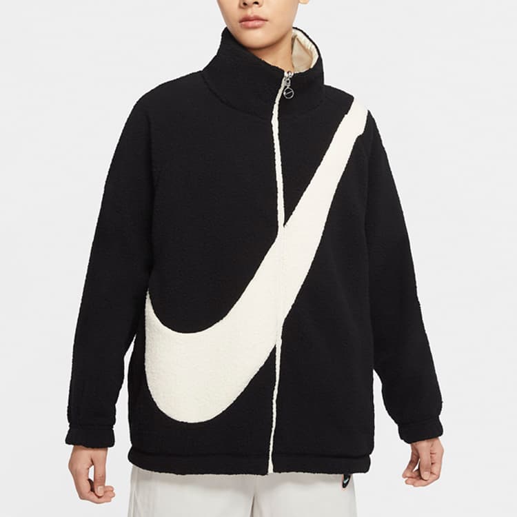 Куртка Nike весенняя женская черная