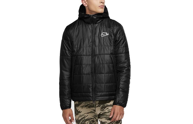 Мужские пуховики Nike черные