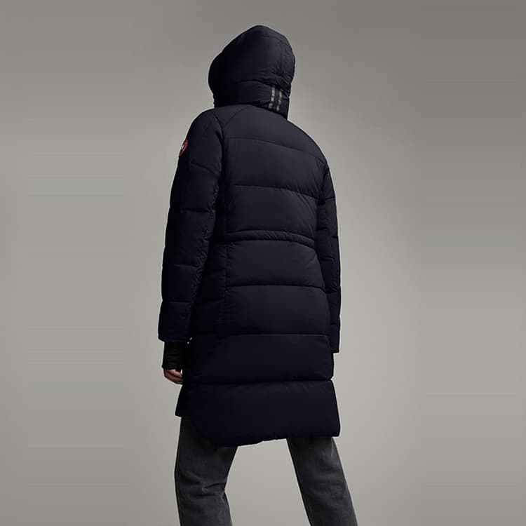 Пуховое пальто с нашивкой-логотипом Canada Goose