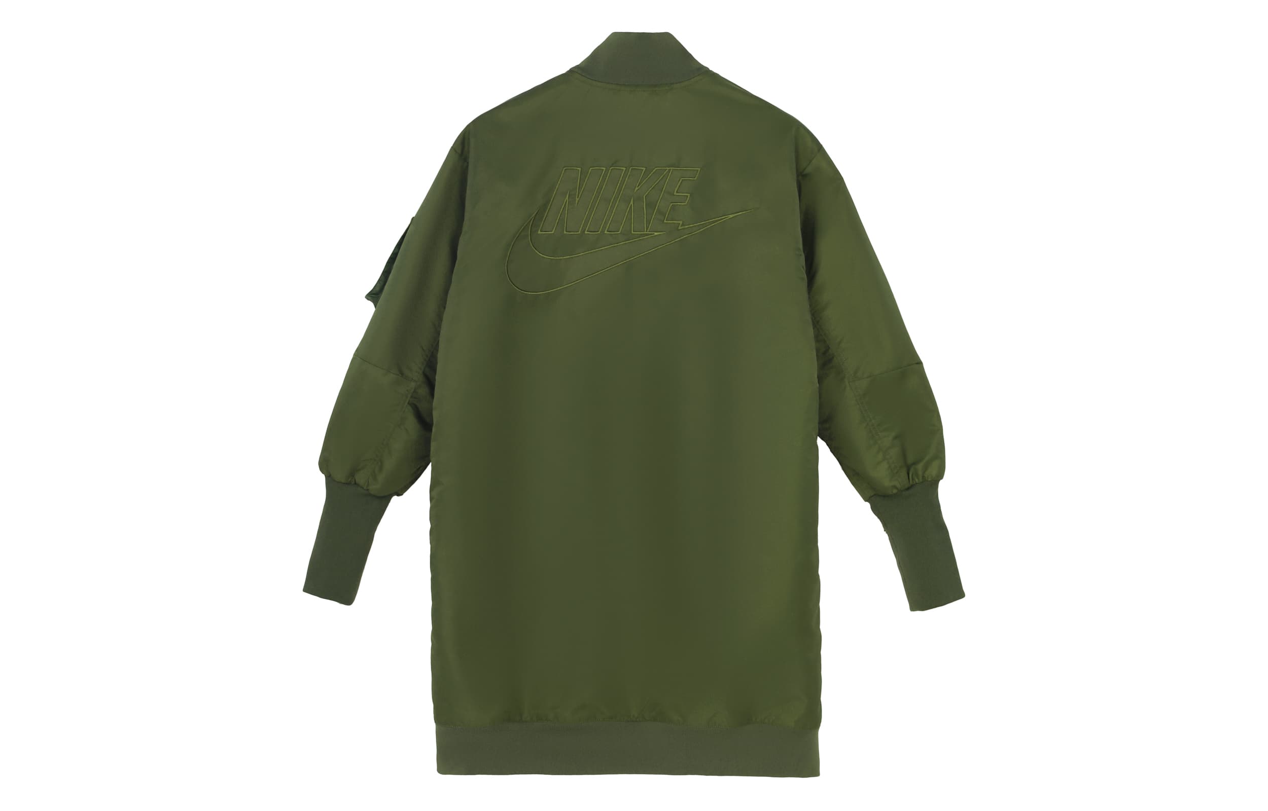 Женская куртка-пуховик Nike из плотной ткани оливково-зеленого цвета