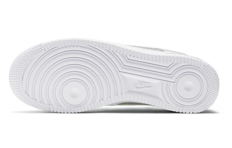 Женские кроссовки Nike Air Force 1 Low 07 белый металлик серебристый
