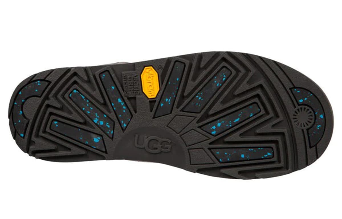 Классические мини-непромокаемые женские угги UGG серого цвета