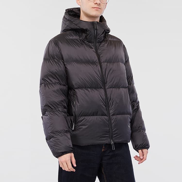 EMPORIO ARMANI Пуховики мужские черные