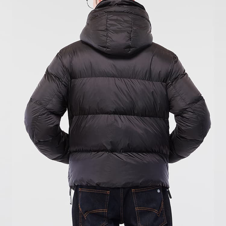 EMPORIO ARMANI Пуховики мужские черные