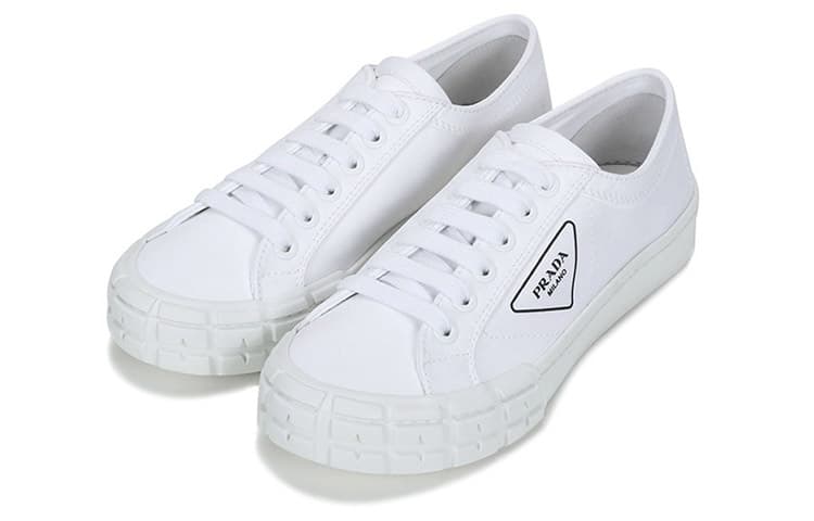 PRADA Низкие парусиновые туфли мужские белые
