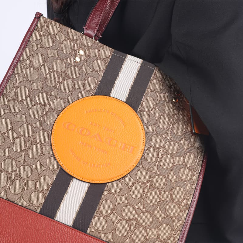 Кожаная большая сумка COACH Dempsey, сумка для покупок, сумка через плечо, женская, красного, оранжевого и коричневого цвета, большого размера