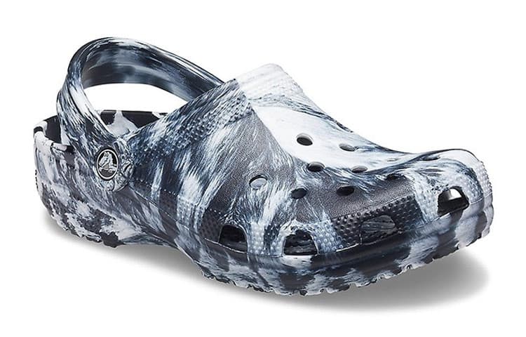 Сандалии унисекс Crocs Beach Marble Black White 'Black White'