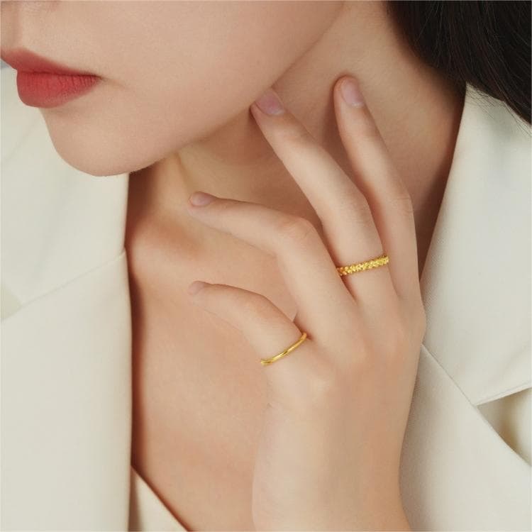 CHOW TAI FOOK Ювелирные изделия Твердое простое кольцо из чистого золота 999 пробы по цене в граммах Золотое кольцо унисекс