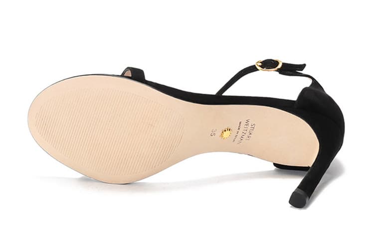 Stuart Weitzman Велюровые босоножки на каблуке
