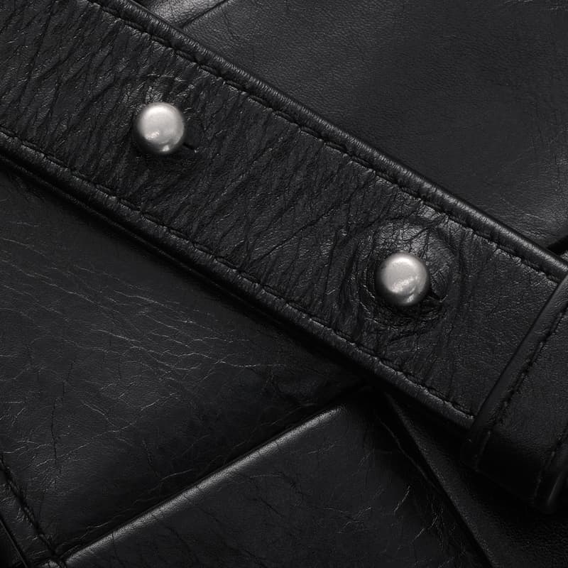 Сумка через плечо Bottega Veneta Candy Cassette Mini Intreccio, черная