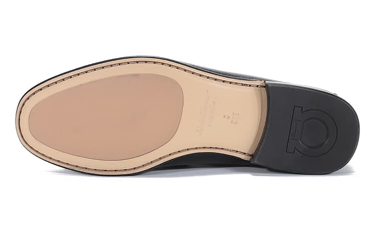 FERRAGAMO Повседневная обувь женская черная