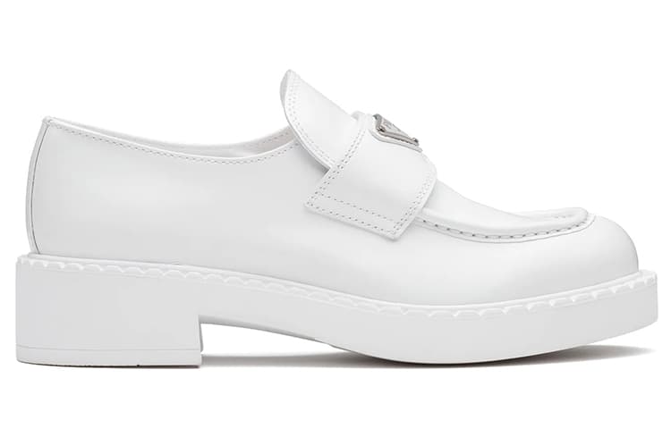 PRADA Лоферы женские белые