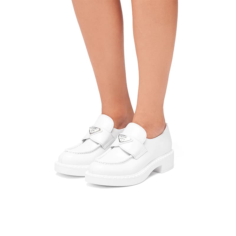 PRADA Лоферы женские белые