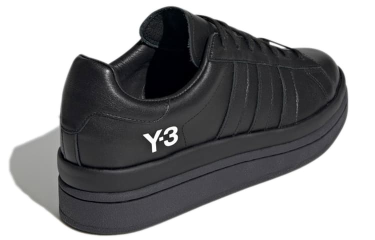 Adidas Y 3 сделан «черным»