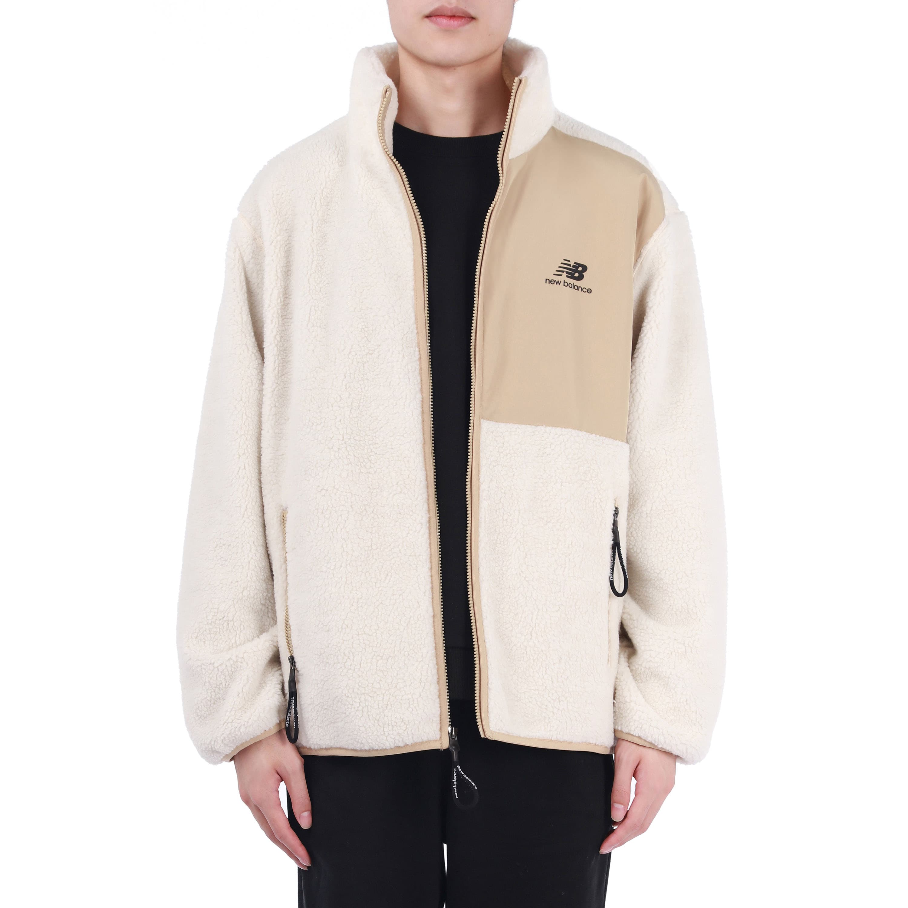 Бархатные куртки New Balance унисекс цвета экрю