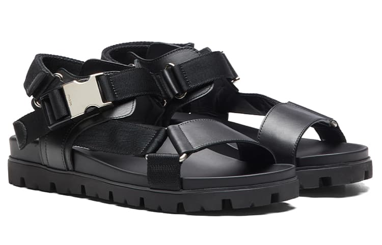 Сандалии PRADA с перекрещенными ремнями и пряжками, черные