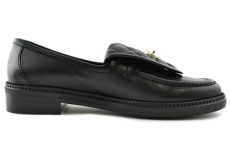 CHANEL Стеганые лоферы с вкладками, черные кожаные