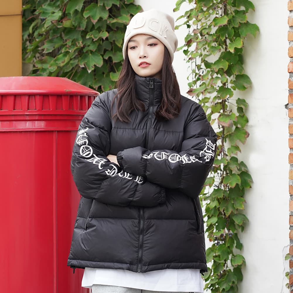 Пуховик VLONE Gothic Alphabet Series, зимний унисекс, черный, белый цвет