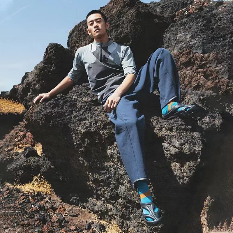 Тапочки Keen Shanti с тисненым логотипом