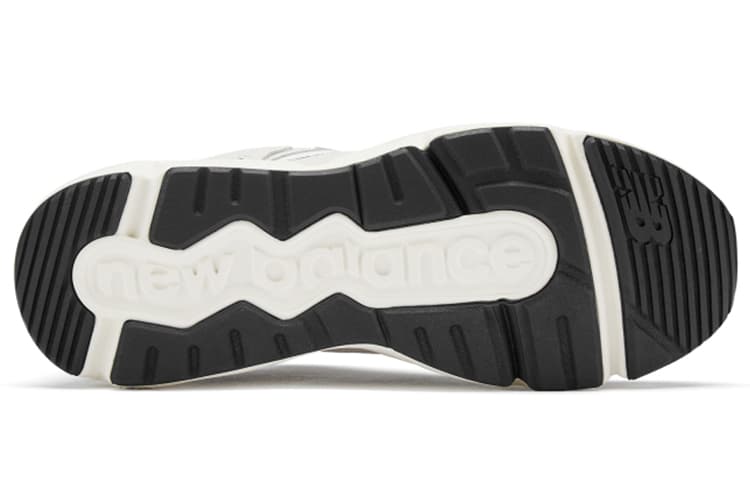 New Balance 426 «Светло-кремовый, белый, черный»