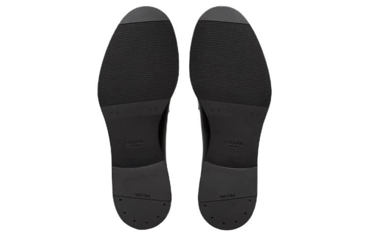 PRADA Туфли из матовой кожи на шнуровке