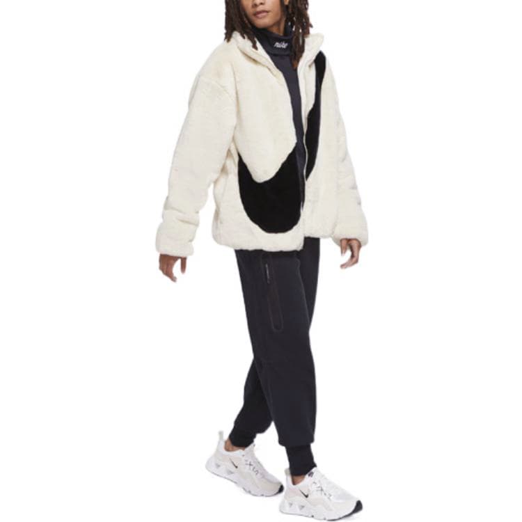 Куртка Nike зимняя женская белая