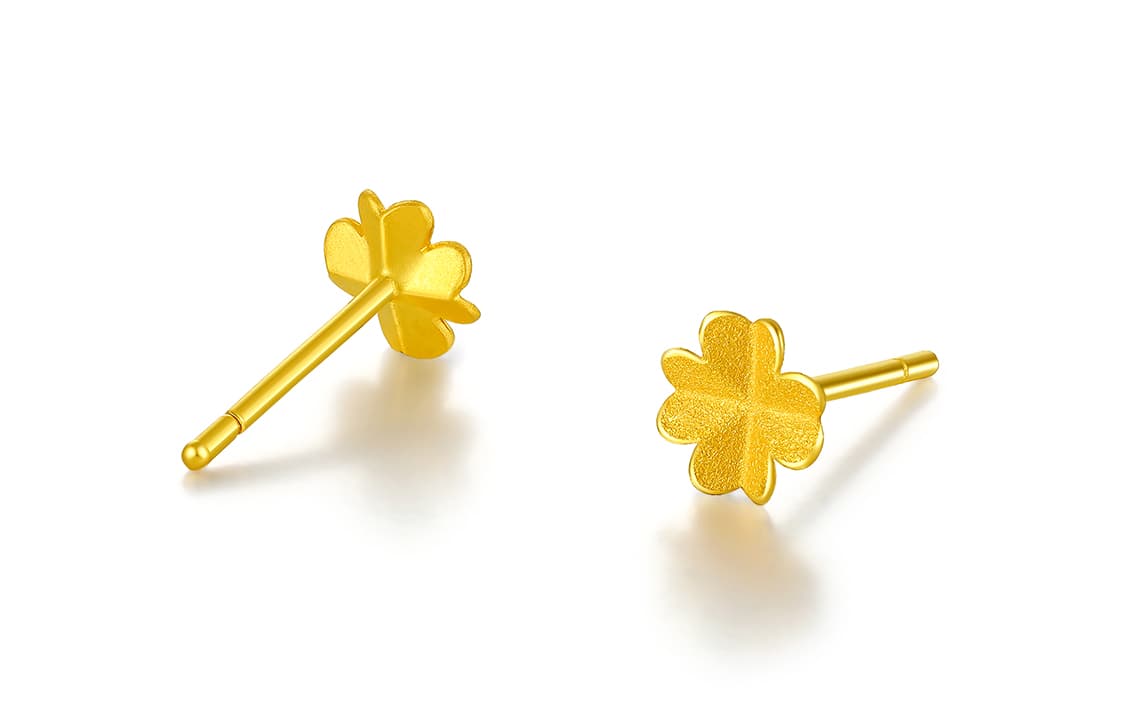 ZHOU LIU FU, маленькое золотое цветочное сердце, четырехлистный клевер, пирсинг для ушей, уход, твердое золото, по цене в граммах, золотые серьги-гвоздики для женщин