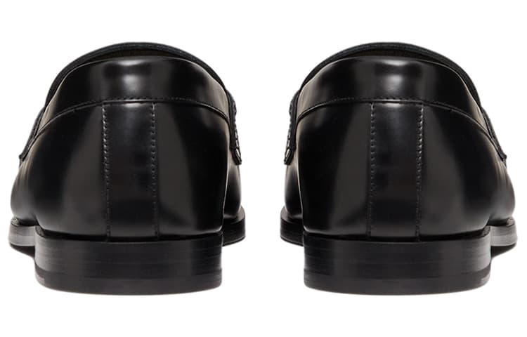 Мокасины без шнуровки Valentino VLogo с металлической пластинкой