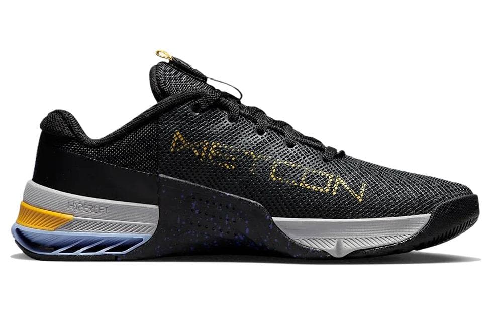 Женские кроссовки Nike Metcon 8 черные, желтые, желтые, охра