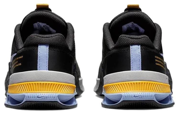 Женские кроссовки Nike Metcon 8 черные, желтые, желтые, охра