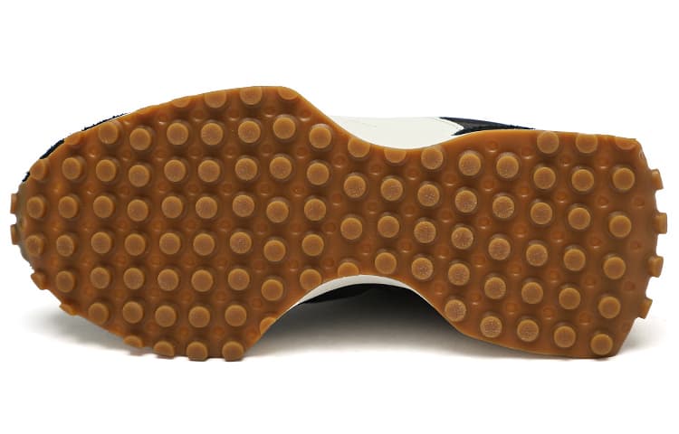 Женские кроссовки New Balance 327 «Black White Gum»