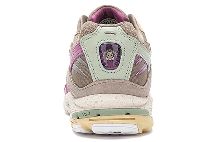 Mizuno Footpatrol X Wave Rider 10 «Серая ржавчина»