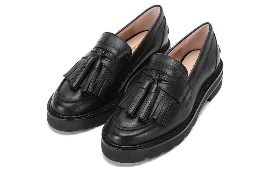 stuart weitzman кожаные лоферы с кисточками