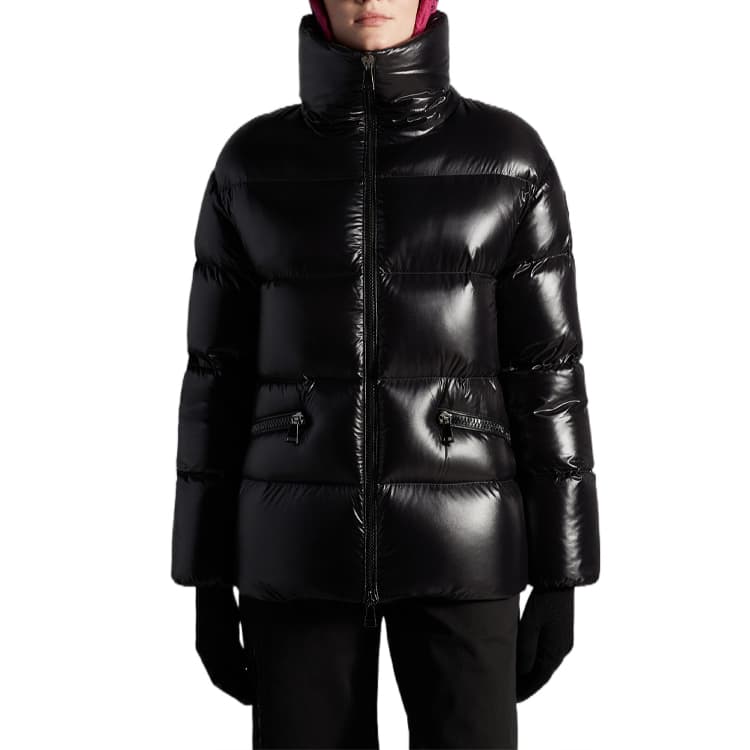 Moncler Пуховик Зимний женский черный