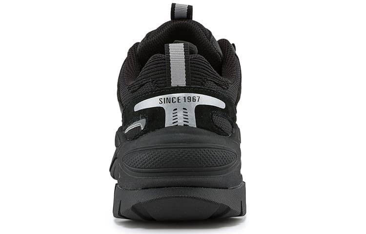 Kappa Амортизирующие противоскользящие и износостойкие низкие массивные кроссовки унисекс черного, серебристого цвета