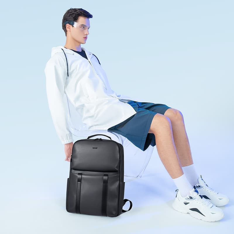 Рюкзак кожаный мужской большой черный GOLF