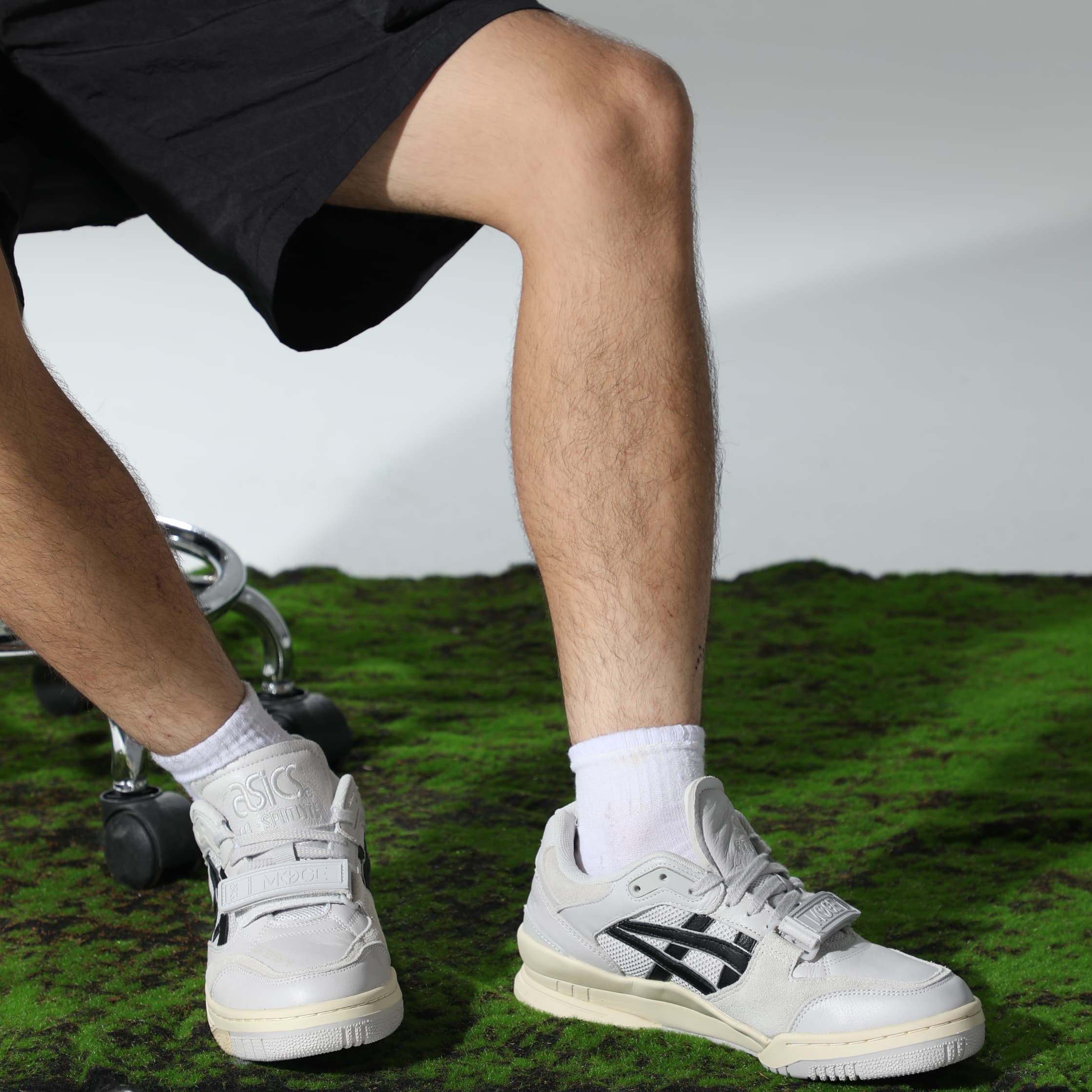 ASICS Gel Spotlyte Low V2 «Светло-серый черный»