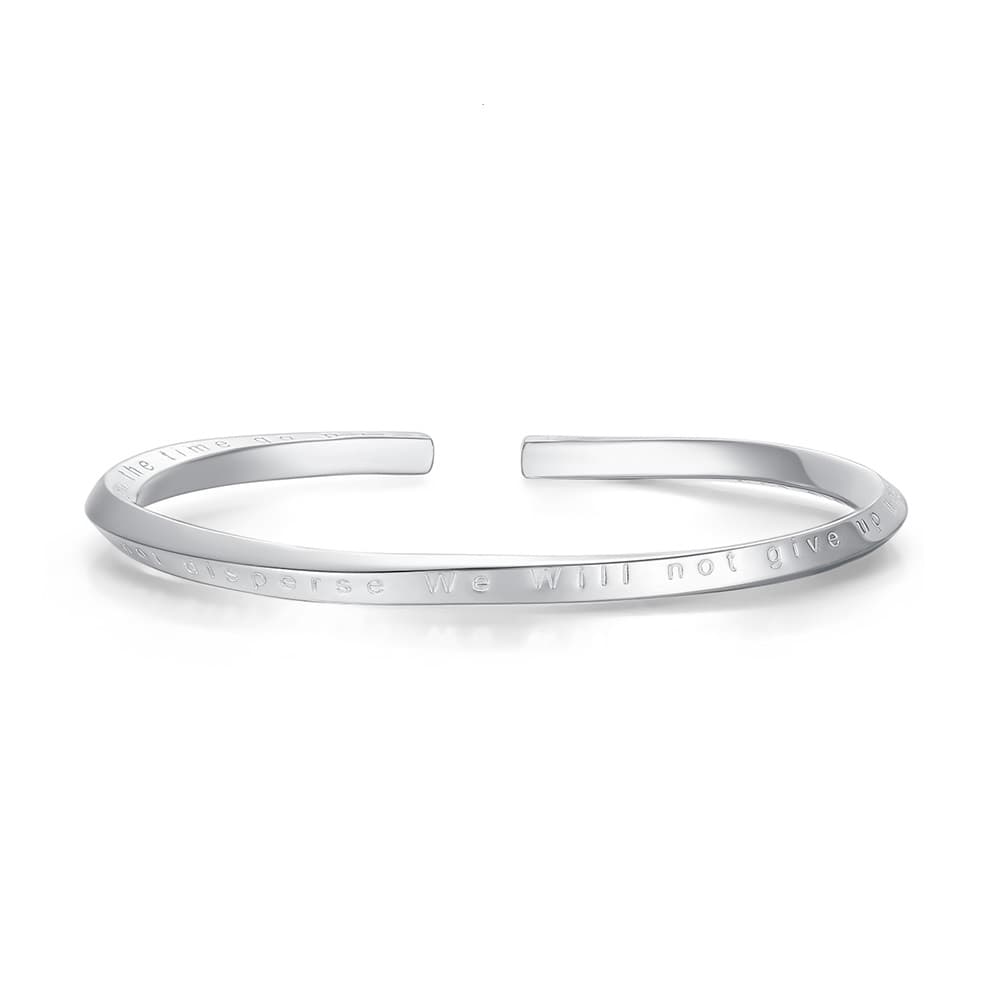 Женские изящные серебряные браслеты CHOW TAI SENG 990 пробы