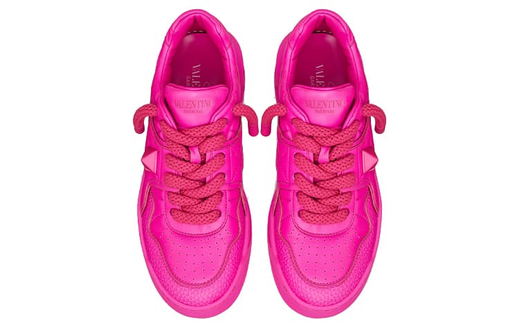 Розовые женские туфли Valentino One Stud Xl