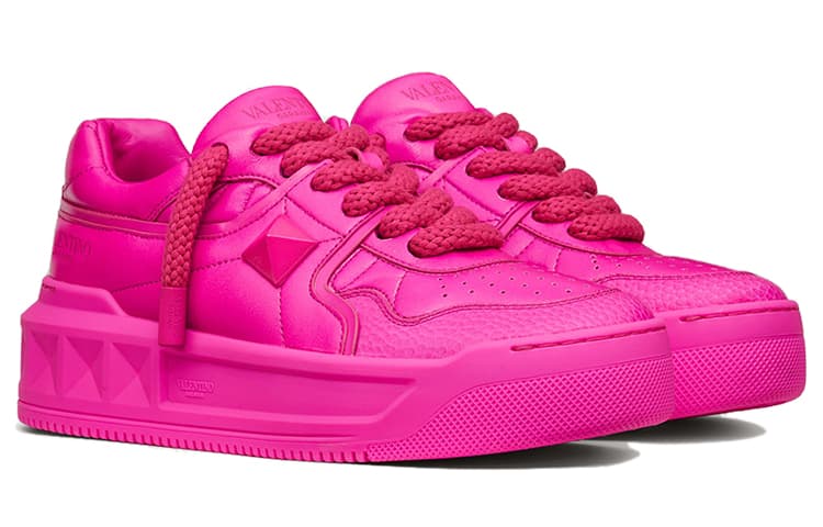 Розовые женские туфли Valentino One Stud Xl