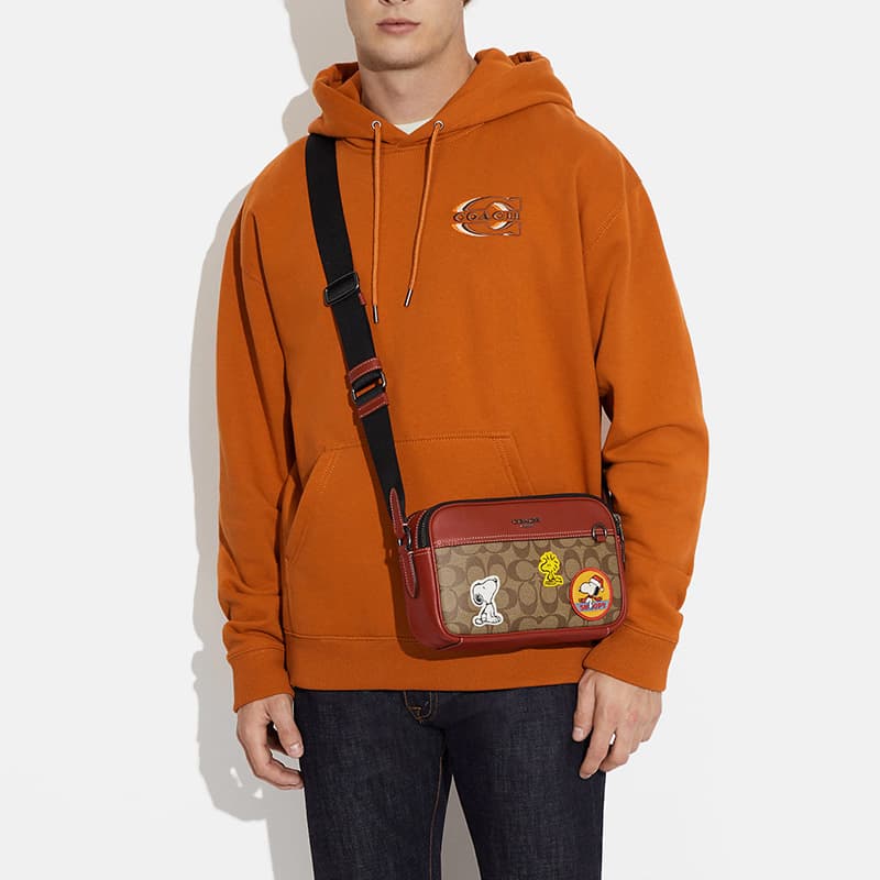 Сумки на плечо Peanuts X Snoopy X COACH Graham