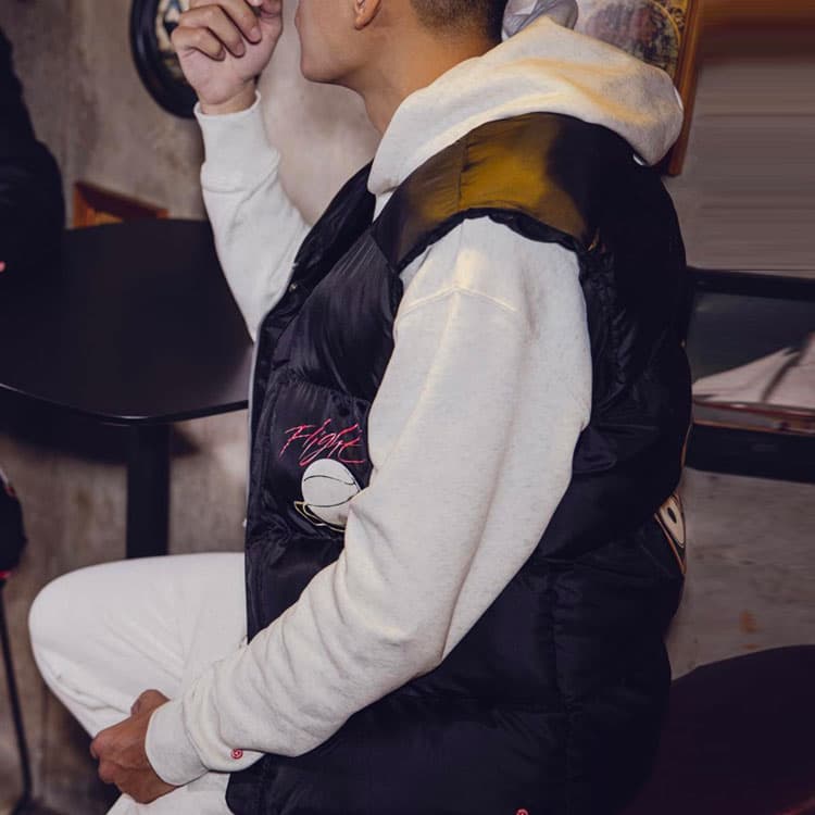 Жилет Air Jordan Artist Series от Jacob Rochester