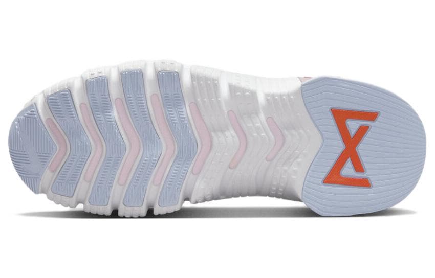 Серые женские кроссовки с мягкой булавкой Nike Free Metcon Football